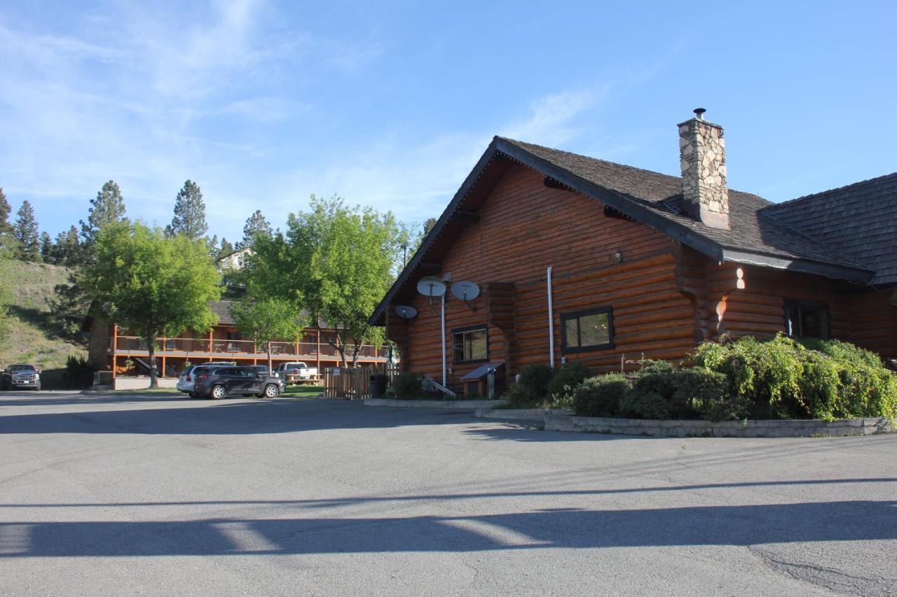 Cariboo Lodge Clinton Ngoại thất bức ảnh
