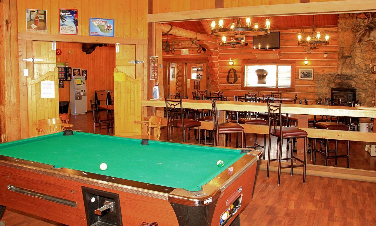 Cariboo Lodge Clinton Ngoại thất bức ảnh
