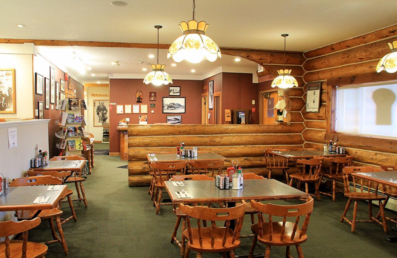 Cariboo Lodge Clinton Ngoại thất bức ảnh
