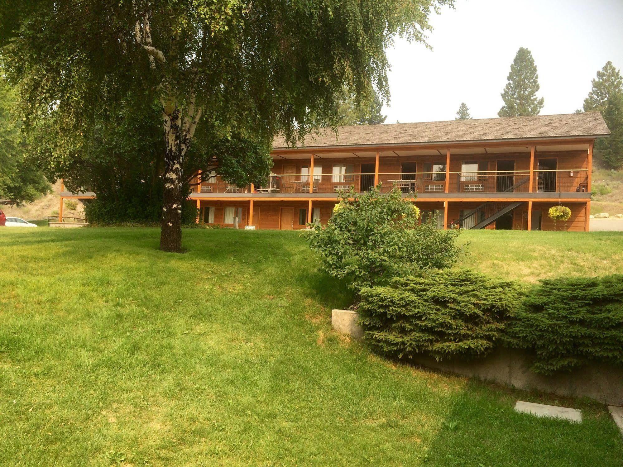 Cariboo Lodge Clinton Ngoại thất bức ảnh