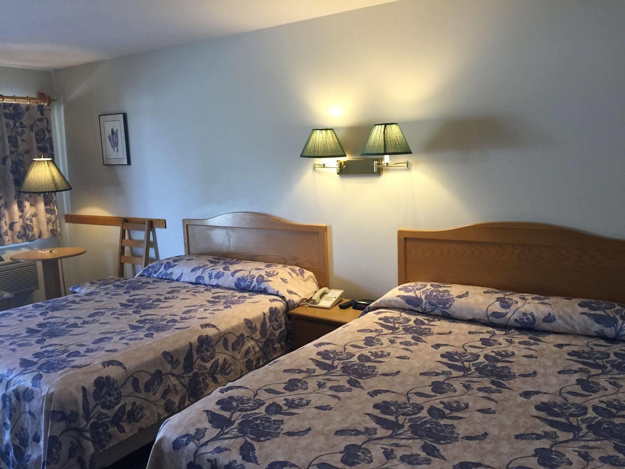Cariboo Lodge Clinton Ngoại thất bức ảnh